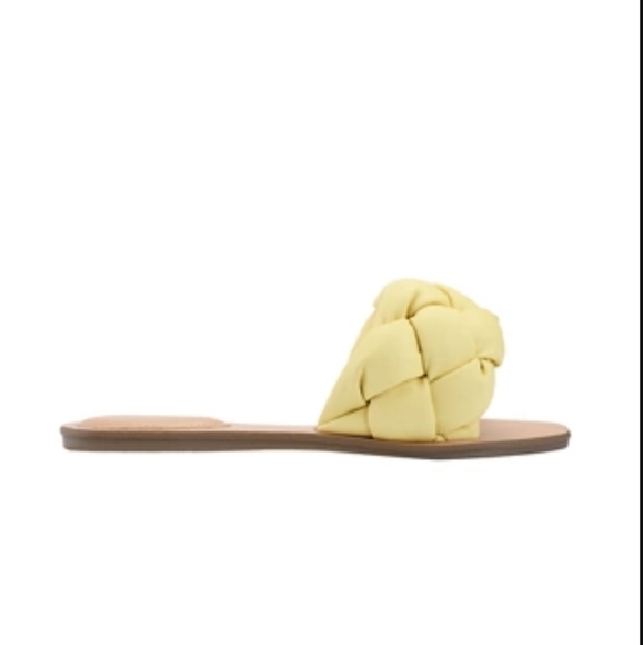 Marc Fisher bolier slip on yellow sandals size 8.5 - Picture 3 of 10